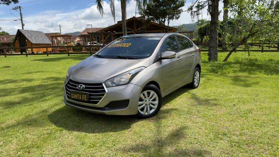 HYUNDAI HB20S 1.6 COMFORT PLUS 16V FLEX 4P AUTOMÁTICO